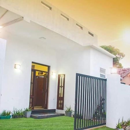Aloevera Villa Негомбо Екстер'єр фото